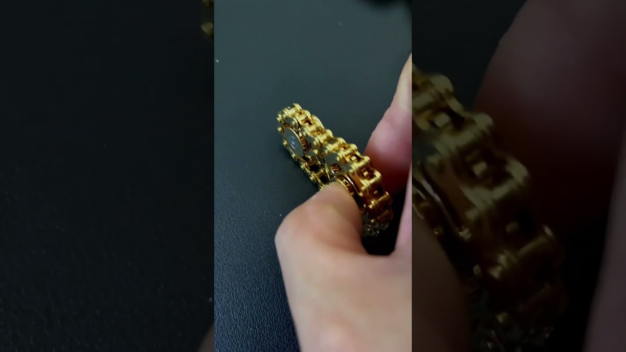 More details of this real gold plated chain fidget spinner. 