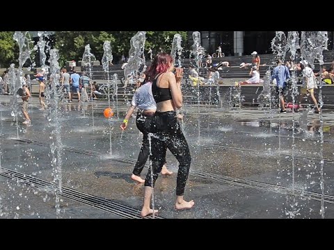 Summer, girls and cheerful fountains of Muzeon park-3! / Девушки и веселые фонтаны парка Музеон-3!