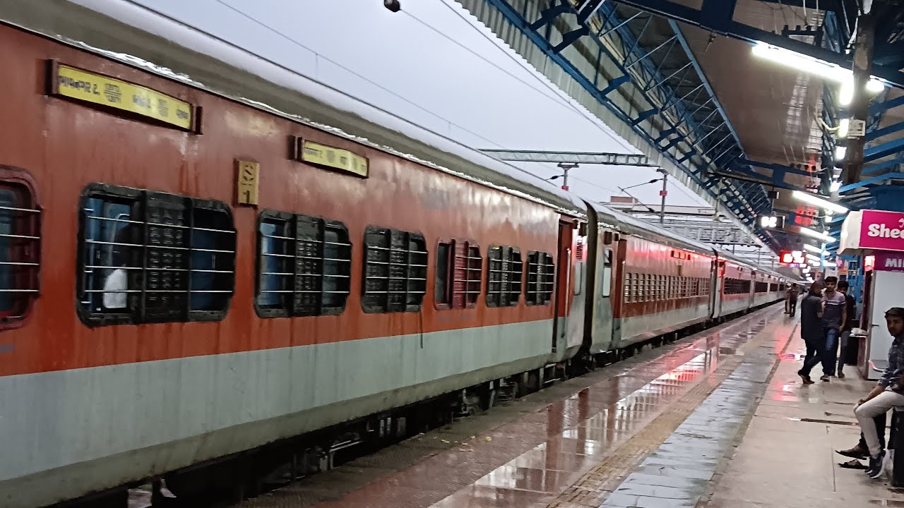 12971 Bandra - Bhavnagar Superfast Express Train Full Journey Video Part 2