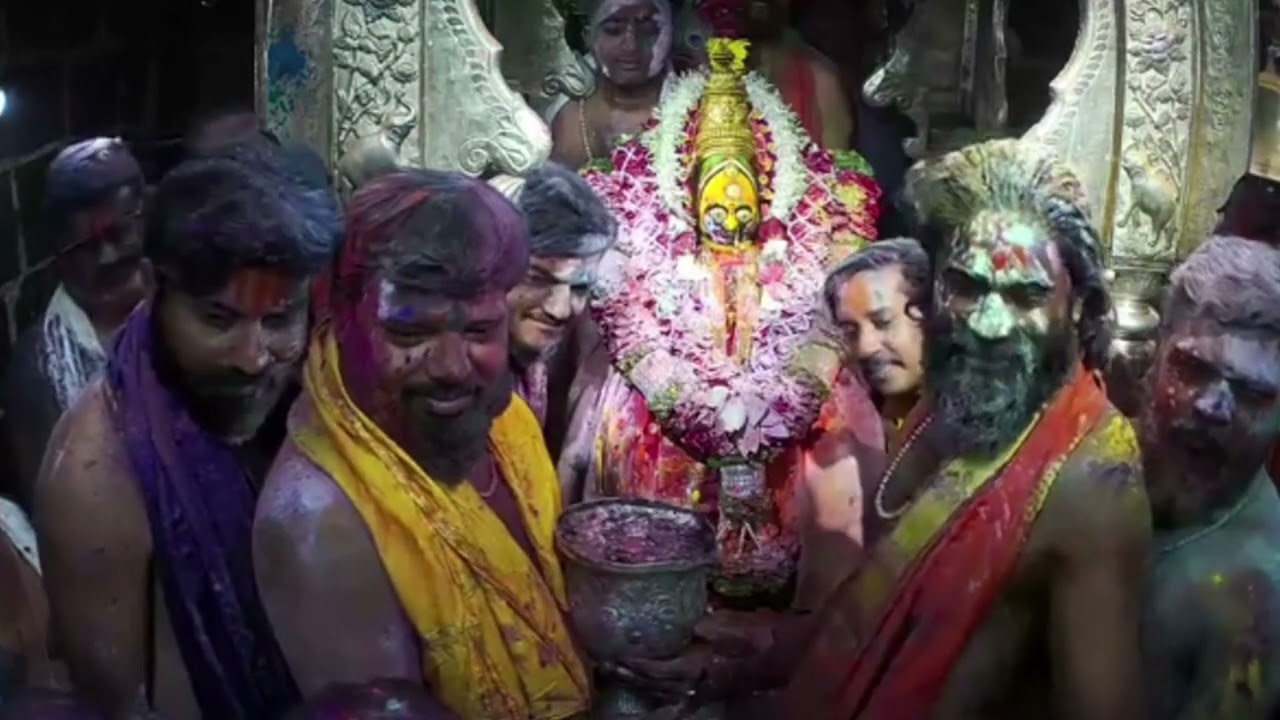रंगपंचमी निमित्त आई तुळजाभवानी मातेला रंग लावण्यात येतो Tulja bhvani live #tuljapur  #mahalaxmi