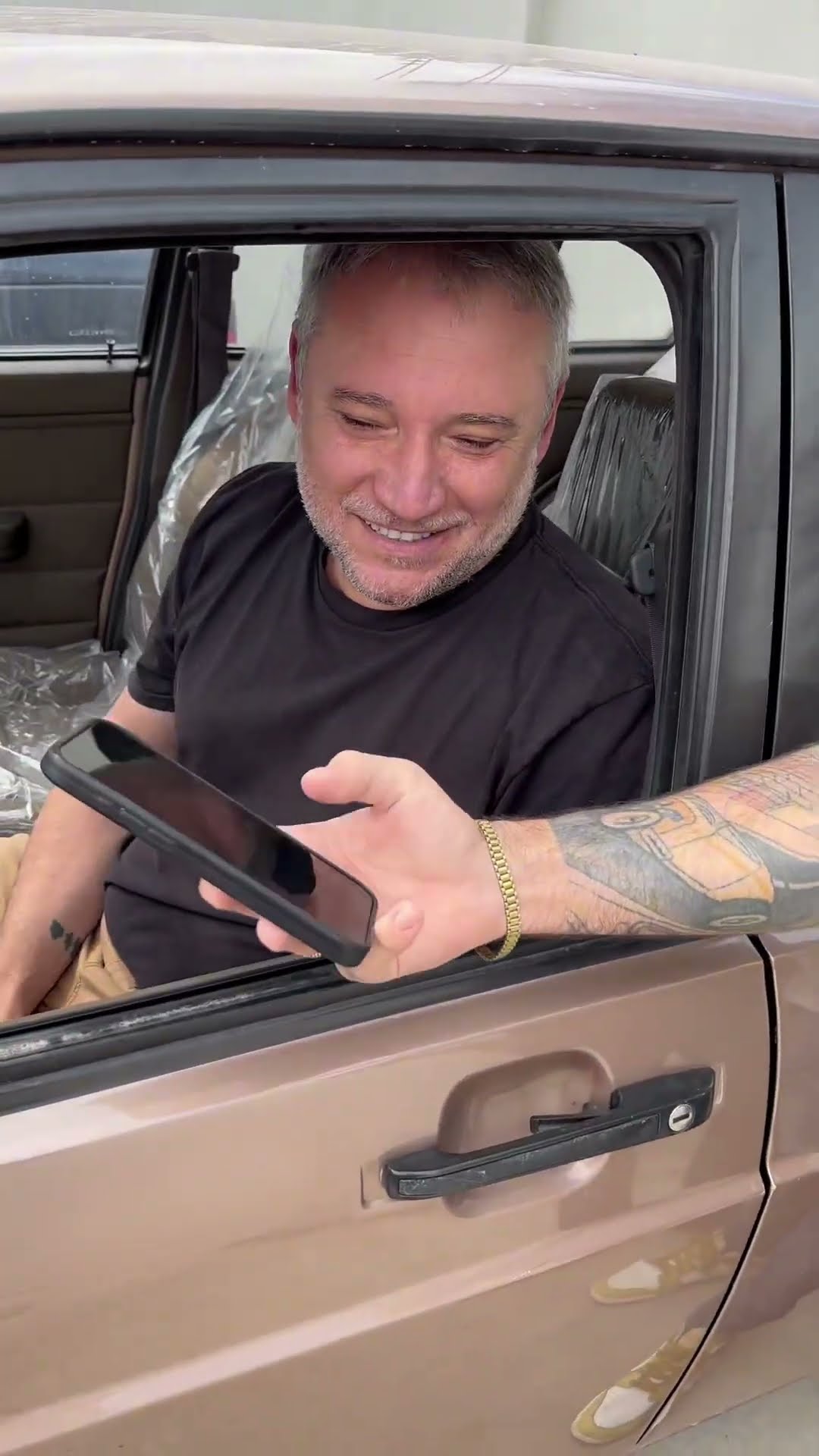 ¡Te cambiamos tu auto si nos estás siguiendo! ?