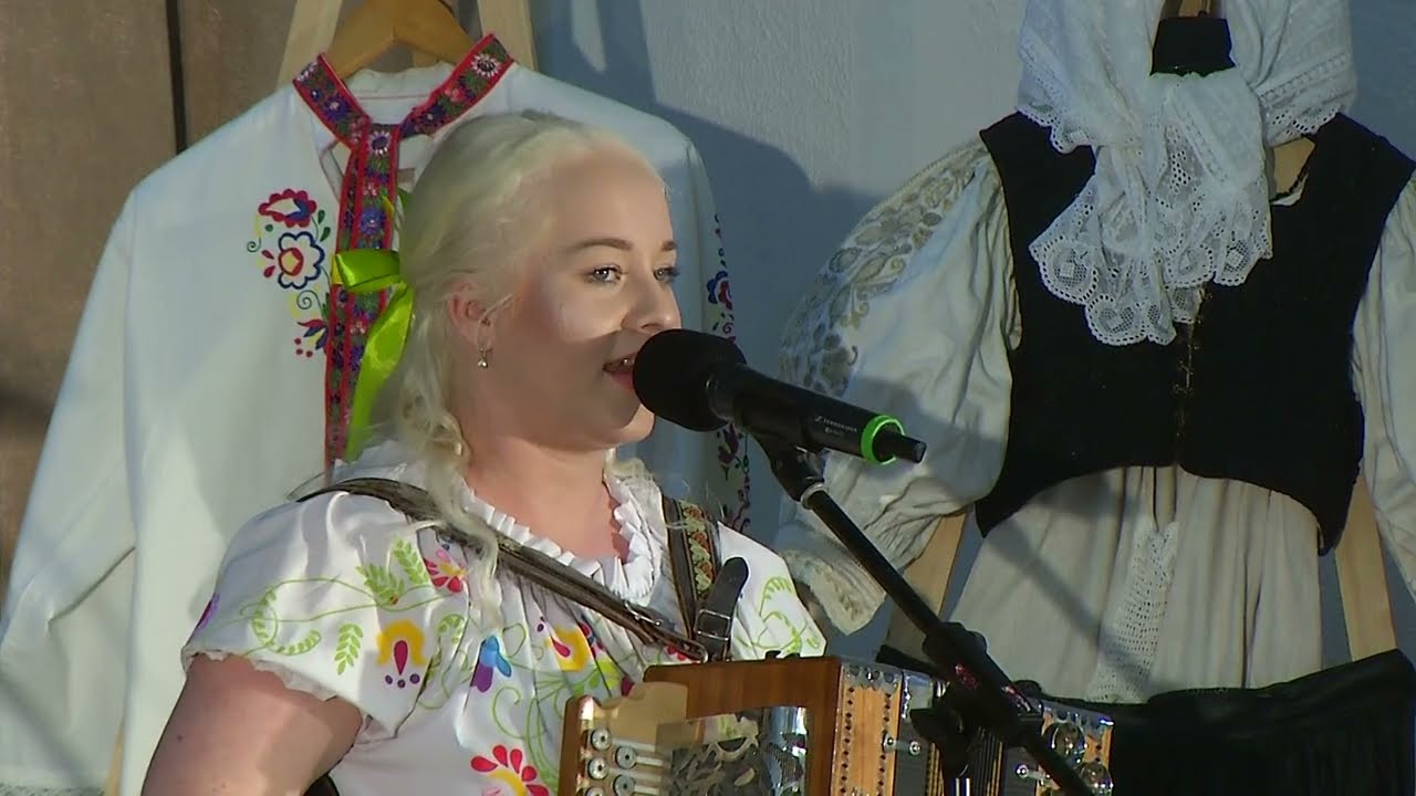 Rande s Heligonicou - Dvorníky: 2. diel, 2, časť.