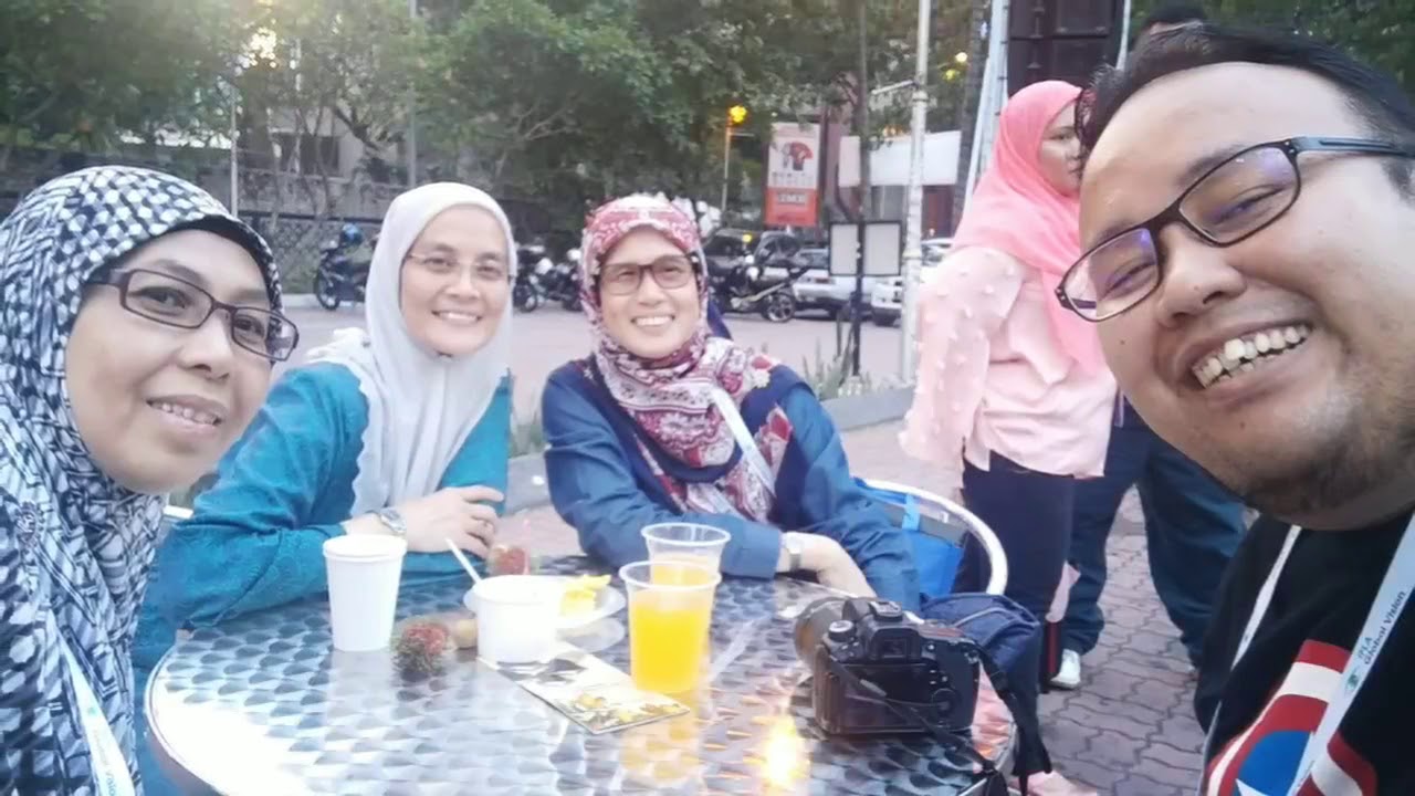 IFLA WLIC 2018:  Amazing Volunteering Experiences by Ikhwan Ismail The Librarian