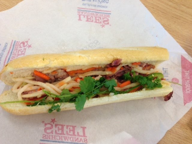 Grilled Pork Banh Mi from lee's Sandwich!!! Dericiousness! - YouTube