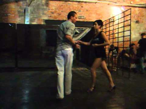 2mambo dance studio: Modern Mambo lesson 2010 08 16