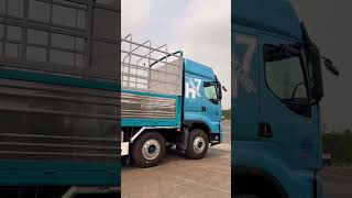 Tải thùng 4 chân Chenglong H7 máy 330Hp màu xanh #chenglonghaiau