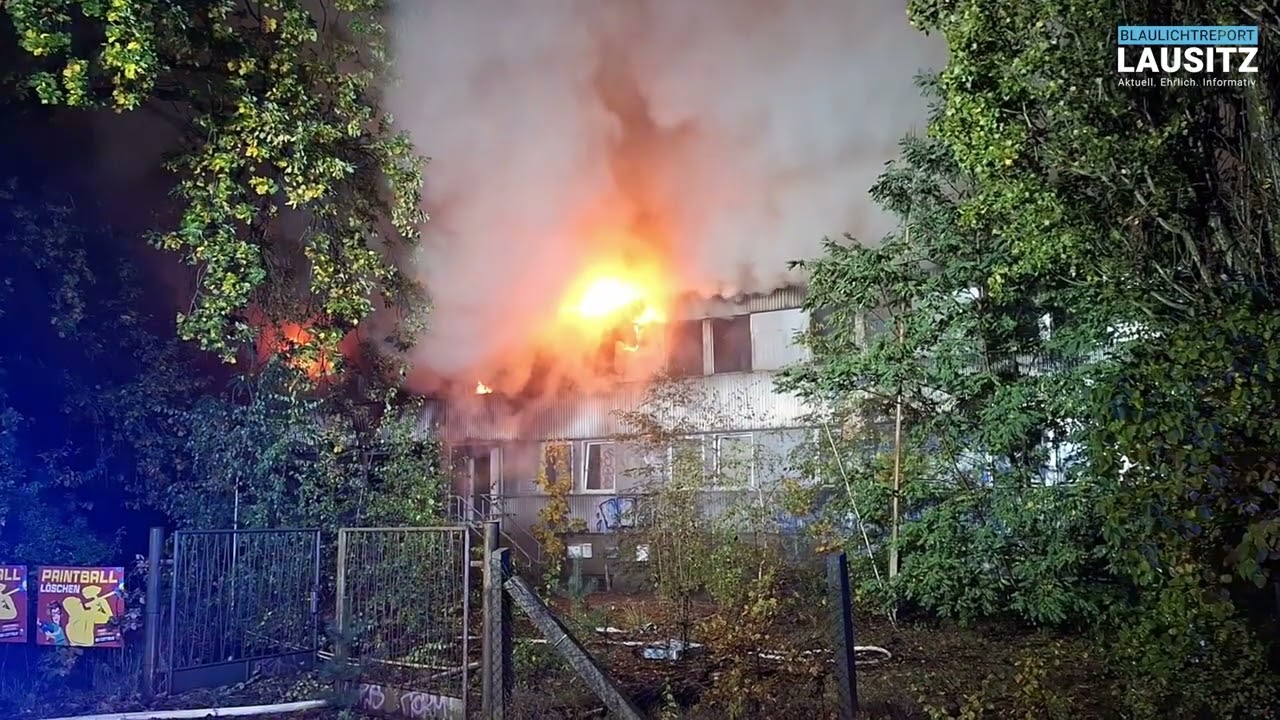 Cottbus: Vollbrand leerstehendes Gebäude - leblose Person wird gefunden - THW im Einsatz