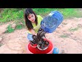 Easy Eel Trap - Creative Unique Eel Trap With Blue Bottle That Work 100% Make By Beautiful Girl