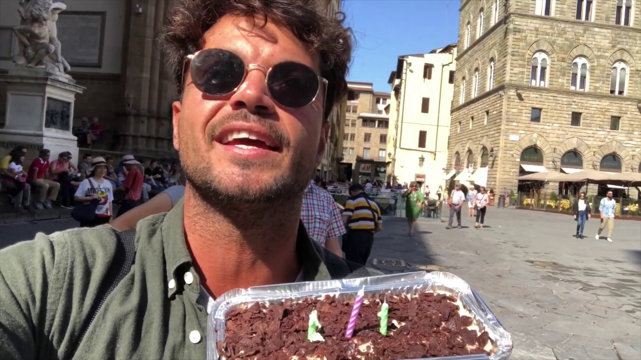 3 curiosità che , forse , non sapevi sul David di Michelangelo !