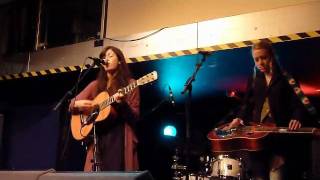 Larkin Poe - &#39;We Intertwine&#39; (The Ferry, Glasgow, 2011)