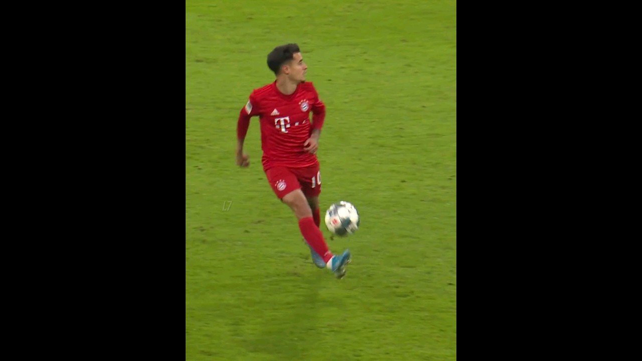 No-Look Passes in Football 😳