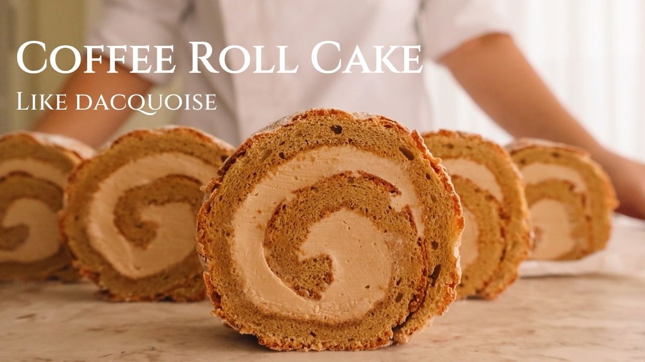 다쿠아즈 같은 커피 롤케이크는 어떠세요? 쫀쫀하고 퐁신퐁신한 케이크랍니다.