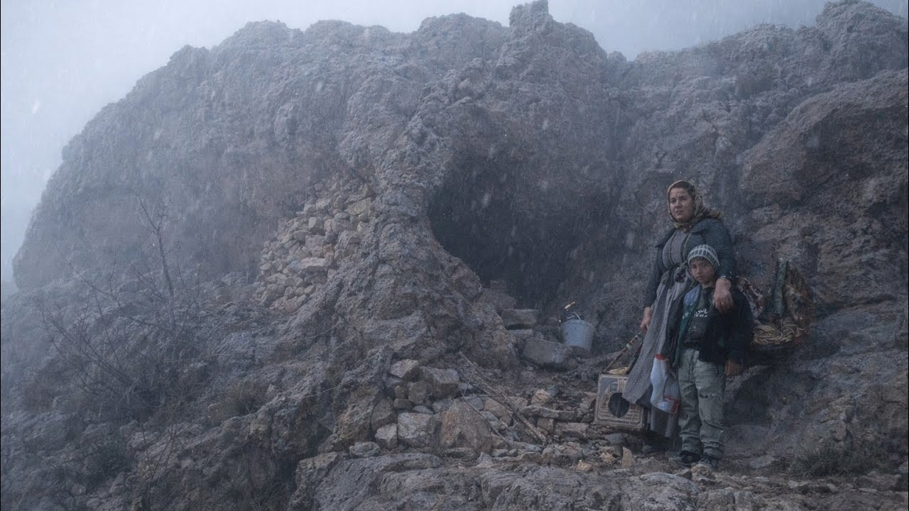 Освобождённый солдат воссоединился с девушкой-кочевницей, которая его спасла | Выживание в горах