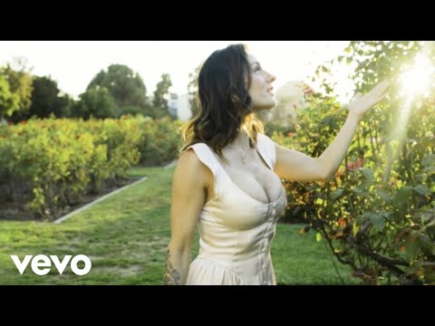 Natasha Jane Julian - Pink Roses (OFFICIAL VIDEO)