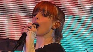 Paramore - Caught In the Middle (Live in Chicago - Fall 2022 tour)