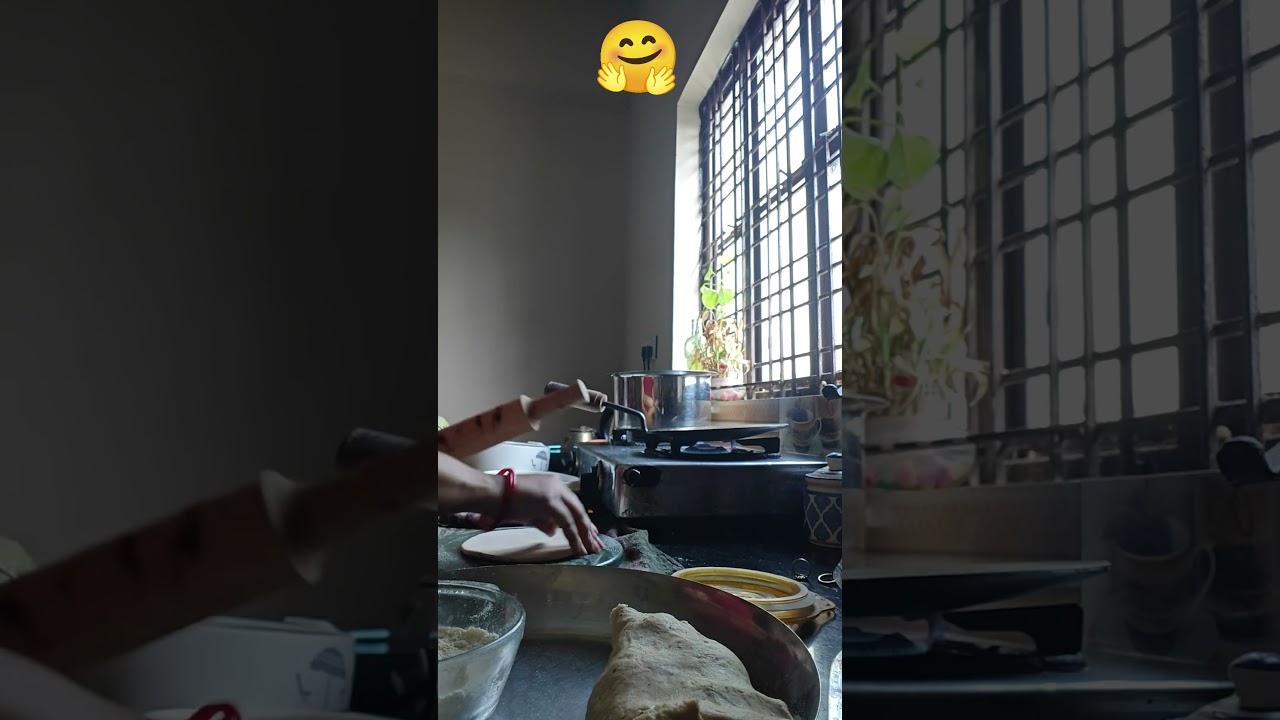 Namkeen paratha 🤗#paratha #morningbreakfast #shorts #cookingvideo #banaokhaowithaparna 🤗🤗😋😋👌👌