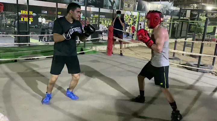 Omar abdelaziz vs ahmed Ashraf sparring ,round 11.