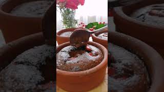 Akışkan Çikolatalı Çilekli Sufle #sufle #tatlı #çikolata #chef #Souffle #dessert #chocolate