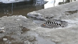 Ottawa - Draining a flooded street