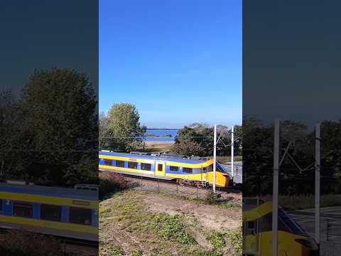 NS ICNG 3224 bij Almeerder Strand in Almere Poort vanuit de lucht | #dji #drone #icng