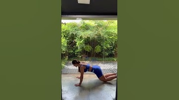 Flexão de braços com joelho no chão