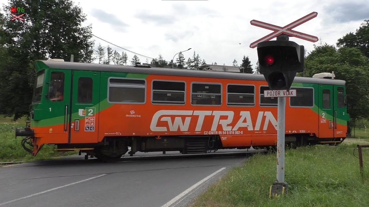 Železniční přejezd Karlovice [P7719] - 4.7.2022 / Czech railroad crossing