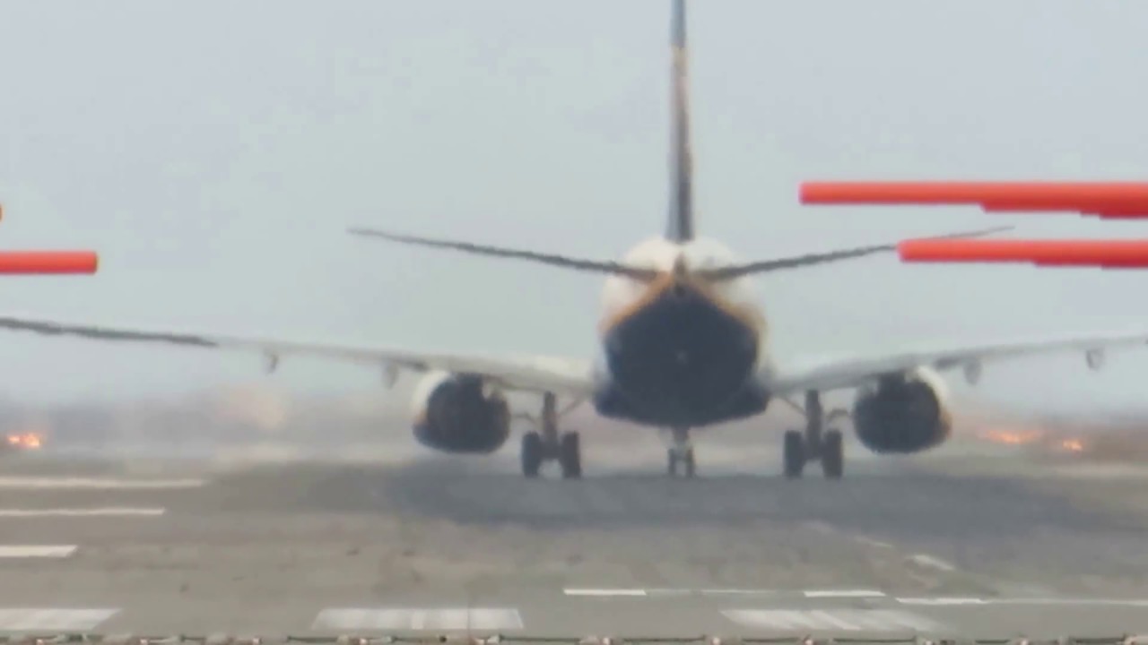 Взлет Boeng 737-800 в Сан-Хавьер LELC / Takeoff Boeng 737-800 LELC