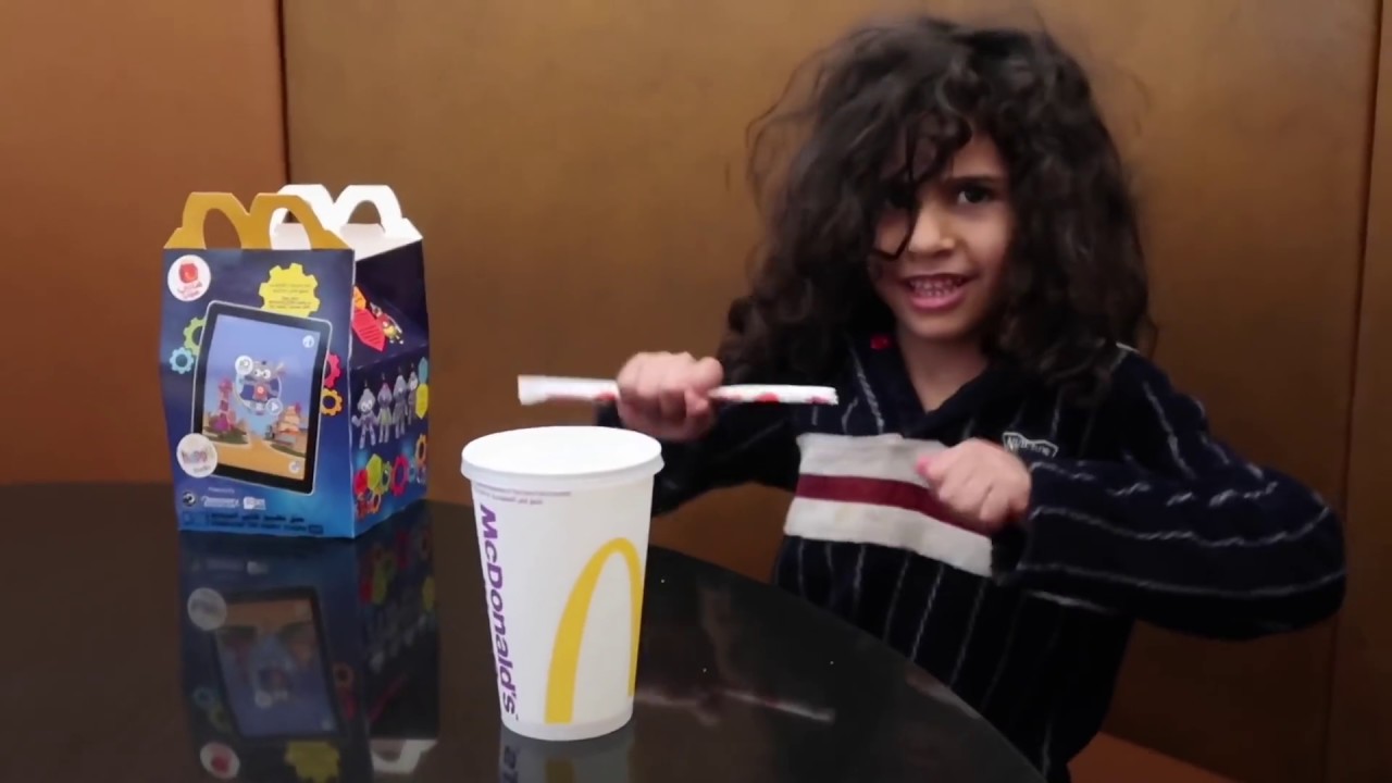 تحدي أكل البرجر بين ومؤيد والثلث 🍔