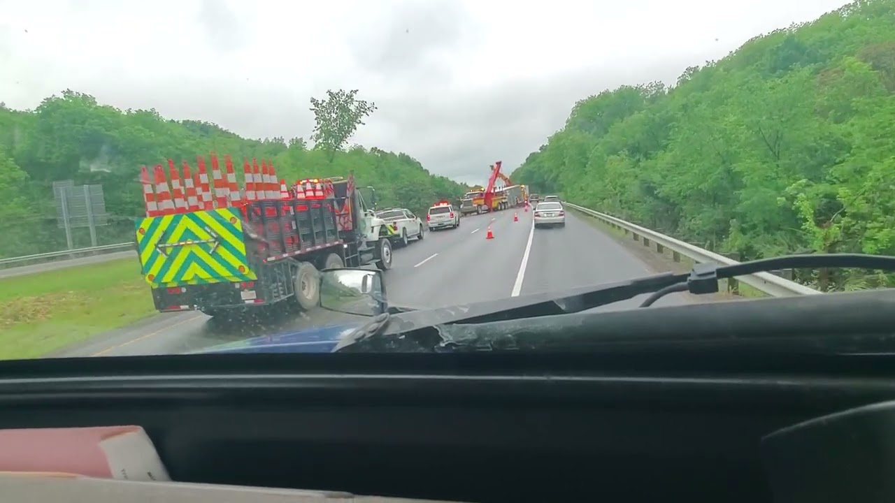 Truck Rollover I 70WB OH past US 40 ramp at mm 204 5/27/2022 YouTube