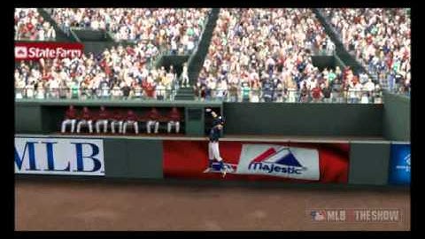 Ichiro makes an amazing catch