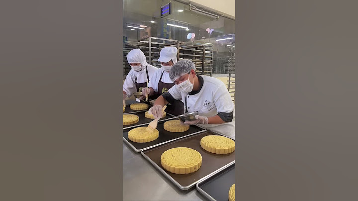Would you like a delicious big mooncake  #shorts#Mooncake #China #Chinesefood