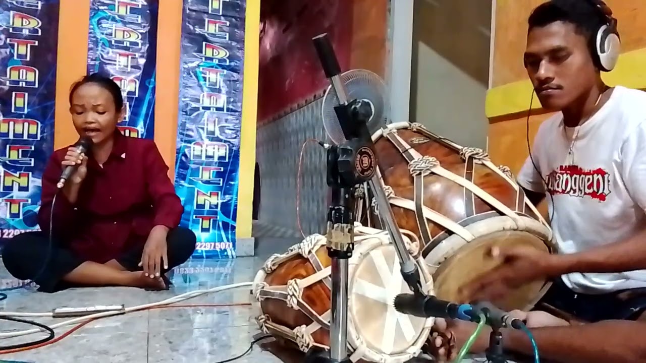 NEW TR-SI musik , kampung dangdut live rec,blajari tonggone gon nembang 🤭🤭