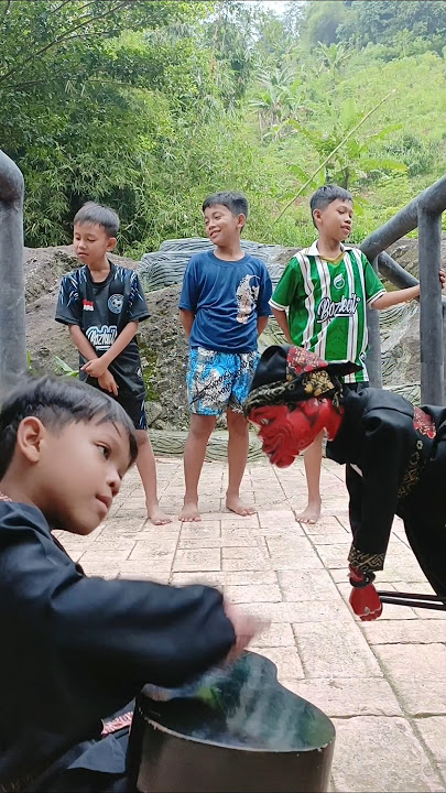Menirukan macam' suara 😅🤣 #hiburan #lucu #cepot #wayanggolek #wanarasya