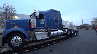 :  !   Kenworth W900L