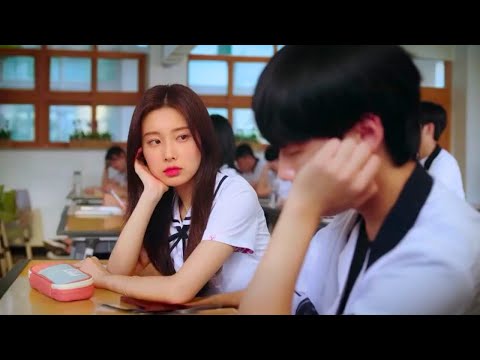 A young teacher unexpectedly falls in love with her good-looking student