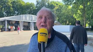 Zaungäste kurz vor der Festspieleröffnung 