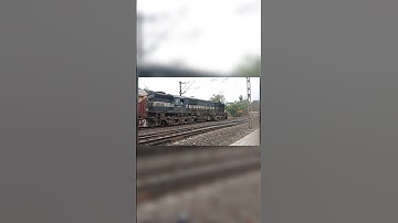 HWH WDM-3D hauled ICF Tebhaga express destroys a level crossing. #shorts #viral #trending #alco #icf