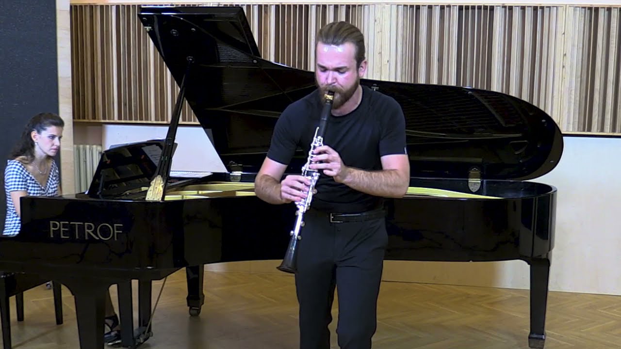 Marek Švejkar plays Carmen Fantasy by Sarasate/Baldeyrou