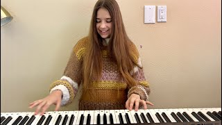 FIRST TIME IMPROVISES ON PIANO after 5 months lessons