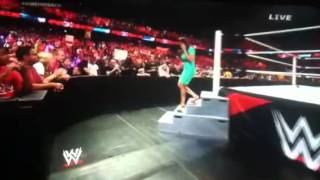 stephanie mcmahon pralle muschi