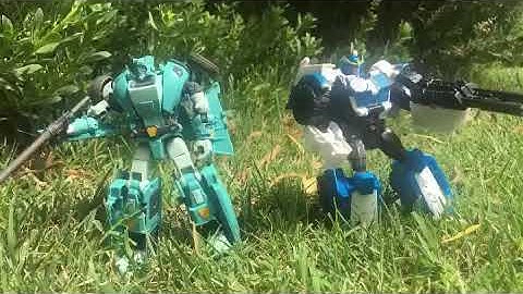 Kup & Strongarm vs Decepticons ( Transformers stop motion)