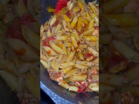 مكرونه مسلوقه مع جبن موزاريلا مبشوره