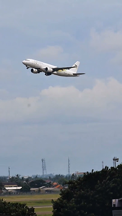 Momen Lepas Landas Bandara Soekarno-Hatta (CGK) 🛫