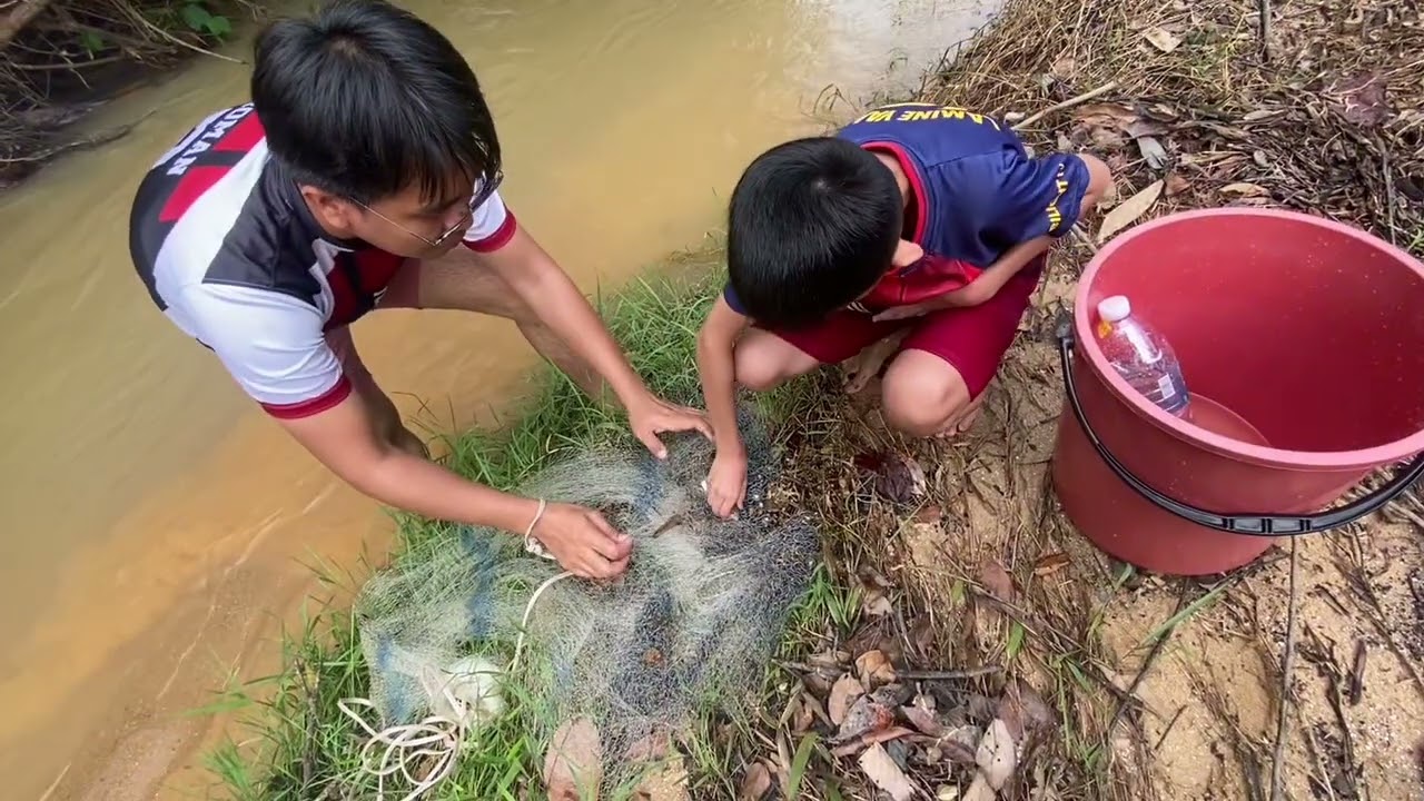 Jala ikan sungai guys #channelsubscribe #fishing 