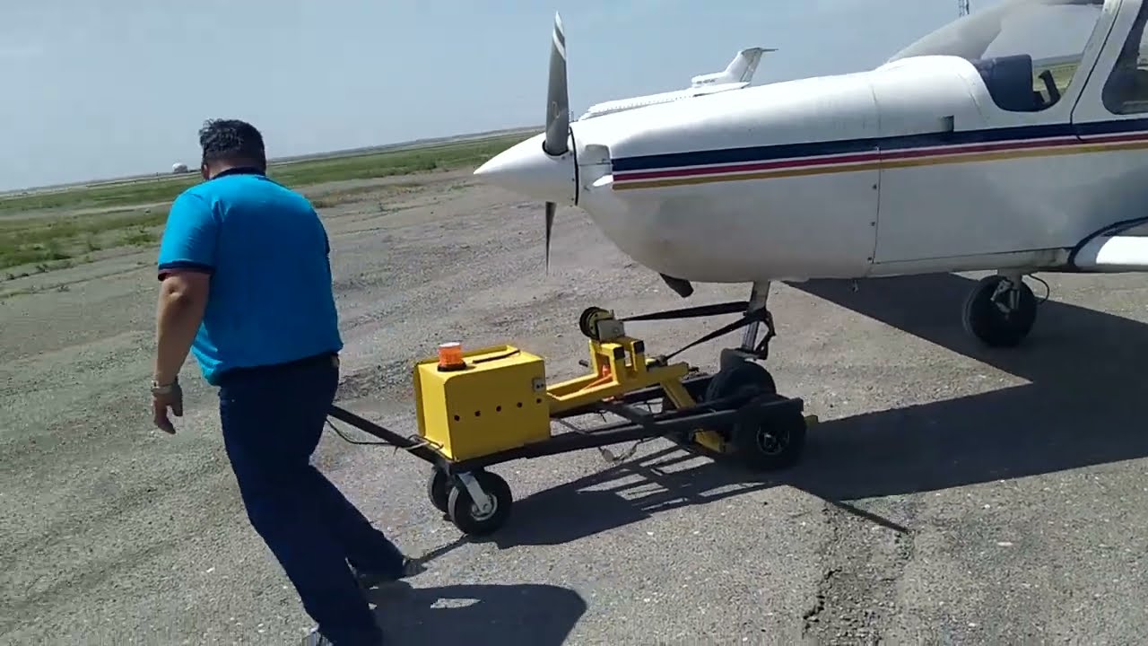 electric tow truck for aircraft