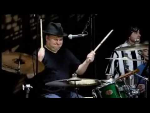 Dodgy - Staying Out For The Summer (Live TV 2008)