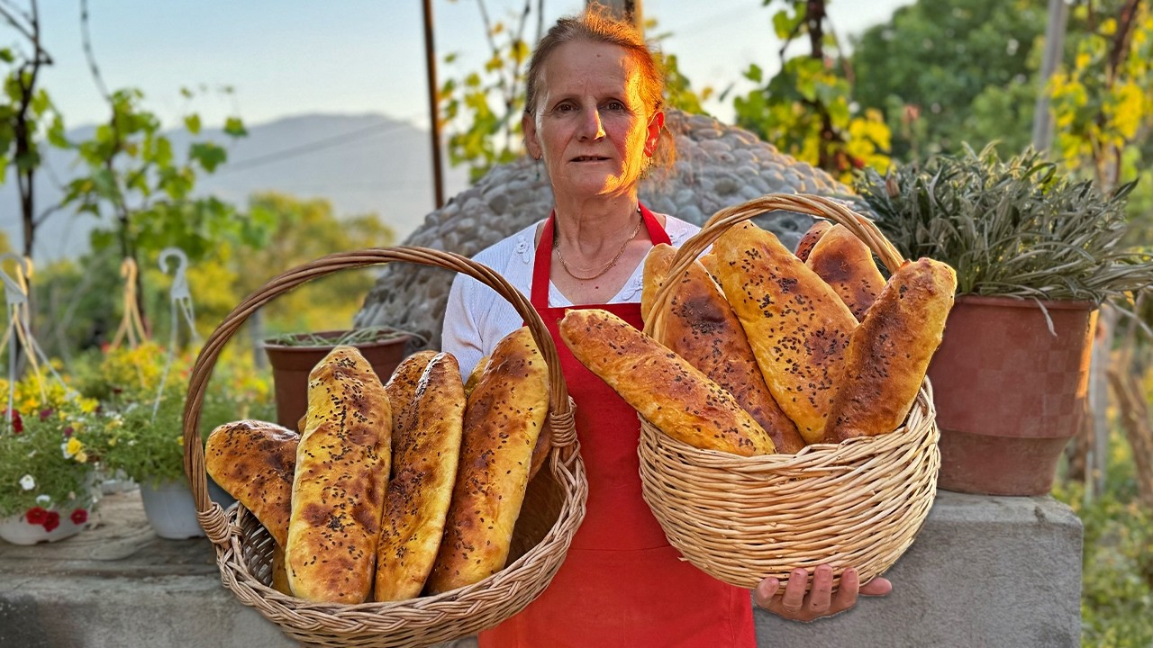 Traditional Albanian Bread – Stuffed with Chicken & Cheese! 🧀🥖🇦🇱