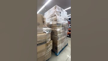 At Walmart!! (Halloween hunting episode idk 🤷 🪦💀🪾👻)