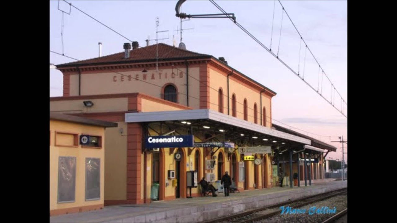 Annunci alla Stazione di Cesenatico