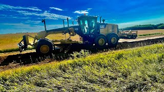 How to lay down gravel on township road with grader